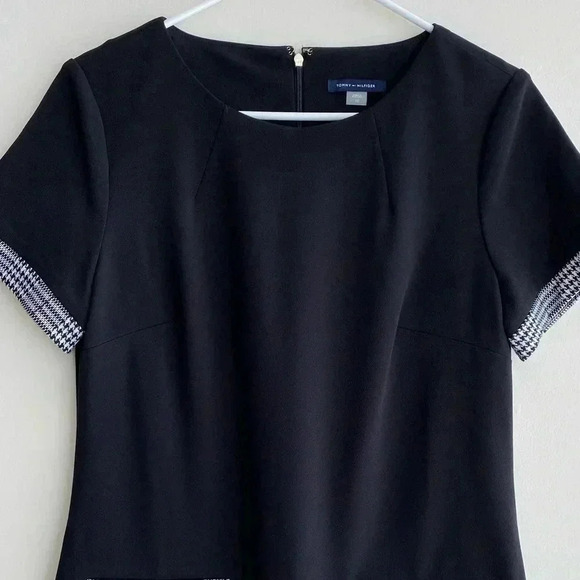TOMMY HILFIGER Black Zippered Short Sleeve Crew Neck Mini Evening Sheath Dress - Picture 4 of 15